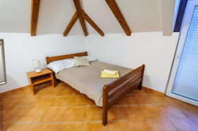 Apartments & rooms Lucie